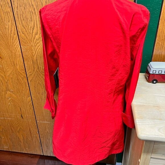 NWT Red Multiples Button Down Shirt Size Medium #037 - Picture 4 of 8